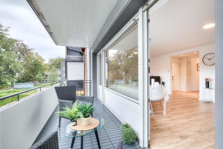 Bezugsfrei & modern: Helle 3-Zimmer-Wohnung mit Balkon – Balkon