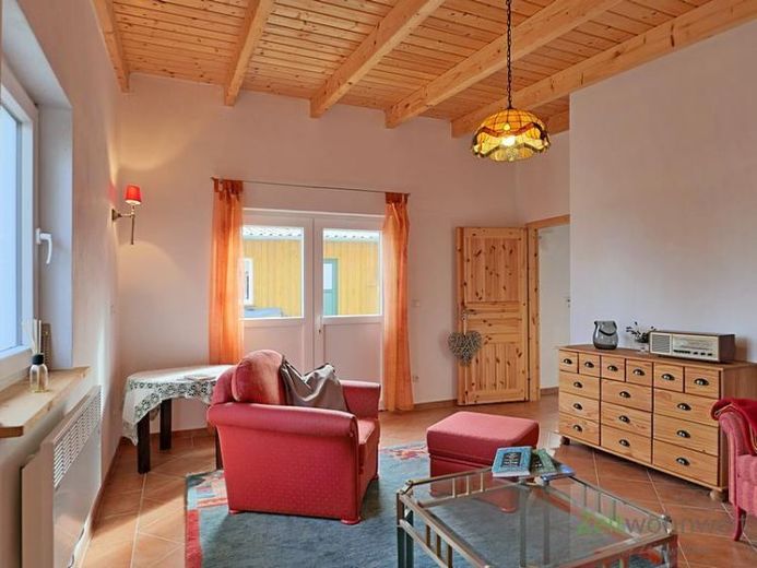 (EF0310_M) Weimar: Gelmeroda, modernes kleines Wohnhaus mit Terrasse und Grundstück, vollmöbliert, WLAN inklusive – फोटो 1