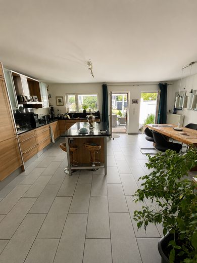 Casa bifamiliare curata a Gröbenzell – SENZA PROVVIGIONE DA PRIVATO – Wohnküche