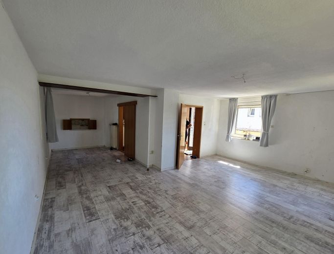 Freistehendes EFH auf 911 m² Grundstück | Wärmepumpe + PV | 6 Zimmer | Sofort frei – फोटो 4