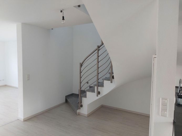 Langen - Moderne Maisonette im Herzen der Altstadt – Flur 1. Stock