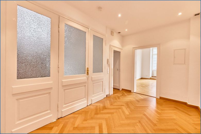 ** Stilvolle Altbauwohnung ** aus Gründerzeit ** mit Charme &amp; Ruhe in Sachsenhausen-Nord – Diele