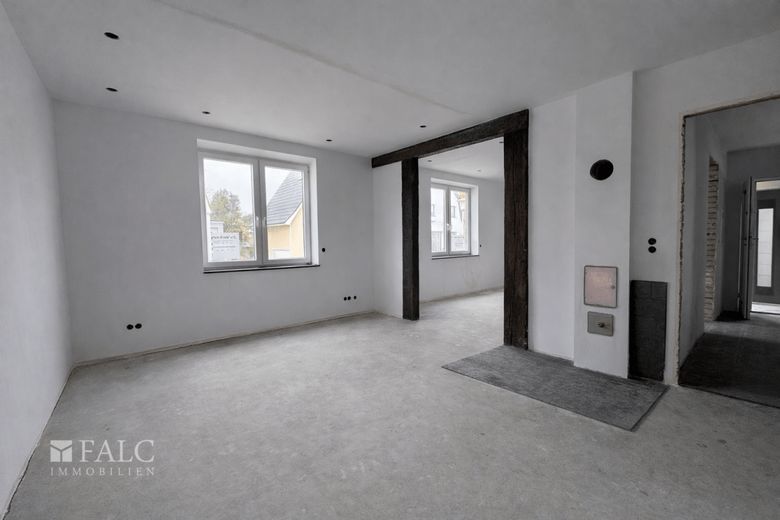 Rohdiamant in Top-Lage! Zwei Wohneinheiten in direkter Nordseelage - Projekt zur Fertigstellung – Wohnzimmer im EG