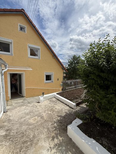Kleines Häusle mit Charme und Weitblick – ruhig gelegen in Bopfingen-Schloßberg. – Blick auf Eingang