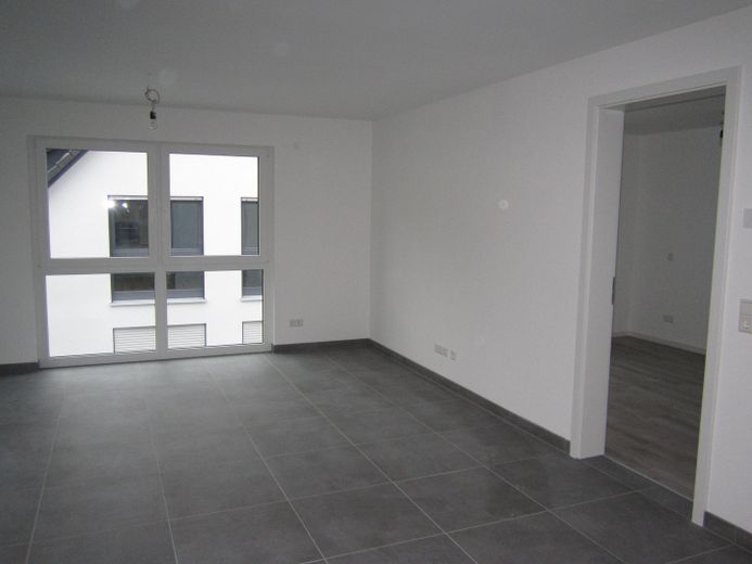 Neubau 2,5-Zimmer-Wohnung 2. OG in Herrenberg mit Küche, Garage, Wallbox, gehobene Ausstattung – Wohnen