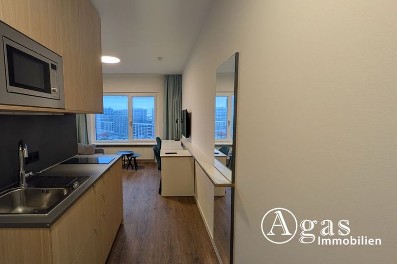 teilmöbliertes 1-Zimmer-Apartment in Moabit mit Concierge und privatem Gym – Flur
