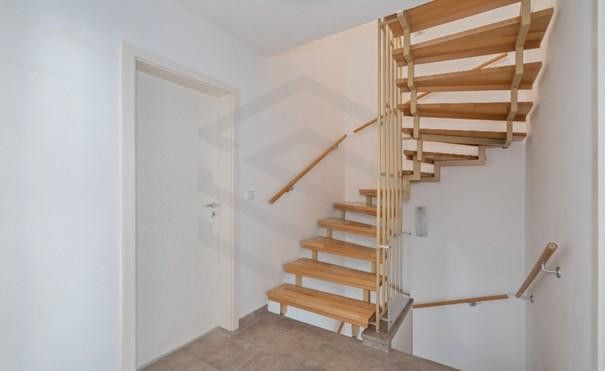 Haus am Tillypark, kommen sehen und staunen. Direkt vom Eigentümer! – Treppenhaus