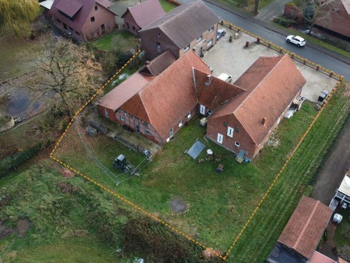 Stark reduziert ! Mehrgenerationenhaus mit 3 Gebäuden – ideal für Wohnen, Arbeiten oder Vermieten – Foto 1