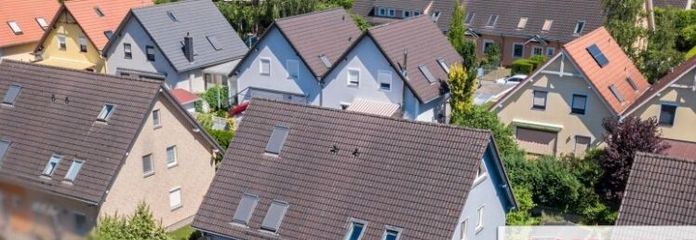 IMMOBERLIN.DE - Casa adosada con encanto y jardín soleado en una ubicación ideal para familias