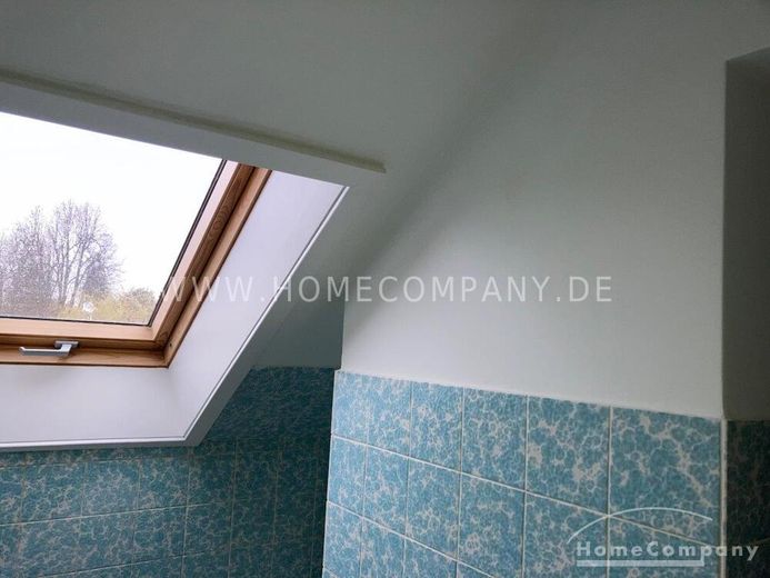 Schöne, gemütliche 2 Zi.-Dachgeschoss-Wohnung, z.T. mit leichten Schrägen, im 1. OG eines 2 Parteienhauses. – b4fd71bd8f57a58518f8bc214314eac61dd12a9a.jpg