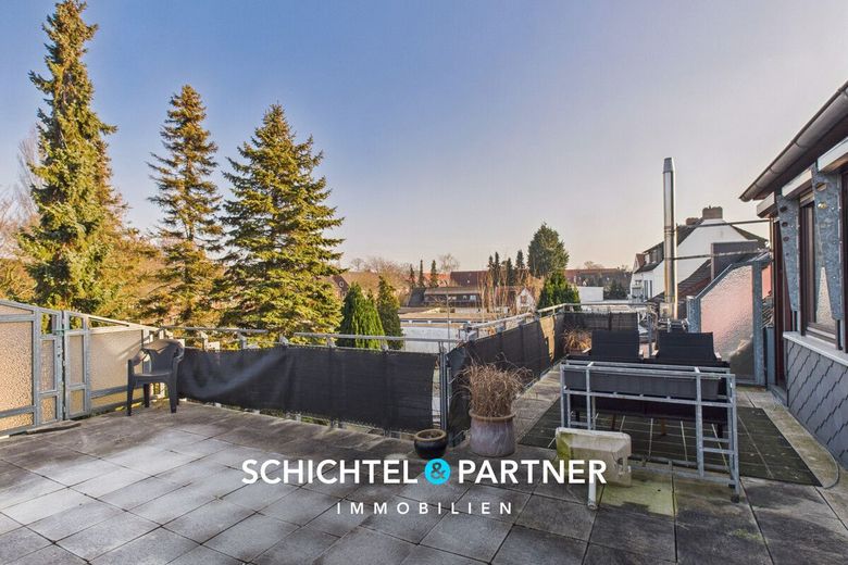 Ohlenhof | Geräumiges Dreiparteienhaus mit großem Grundstück und Gewerbe – S&amp;P | Titelbild