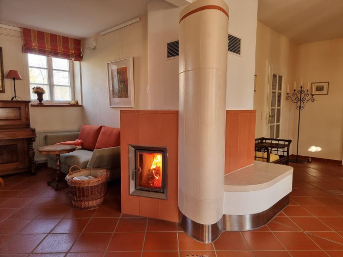 Warmluftkachelofen