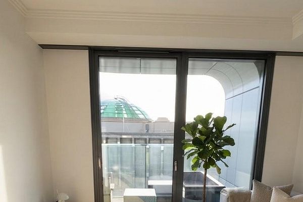 GRAND TOWER | Appartement de 3 pièces | Grand Garden directement à l’étage | 2 salles de bains & balcon