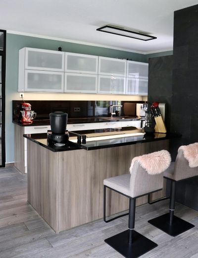 Casa unifamiliare di alta qualità in costruzione massiccia con moderna tecnologia energetica e giardino elegante – Foto 8