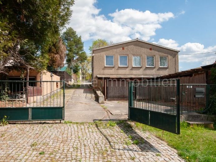Weixdorf - vrijstaand huis met bedrijfsruimte en opslaghal – Foto 1