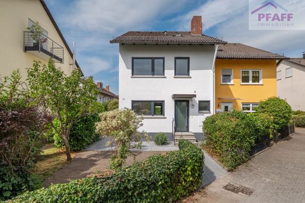 Zuhause ankommen in Worblingen Im Bildstöckle! Renovierte Doppelhaushälfte mit Garten und Garage