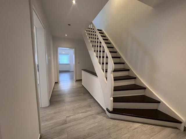منزل شبه منفصل بحديقة واسعة، ومرأب مزدوج وغير ذلك الكثير في 61197 Florstadt-Stammheim – Flur EG