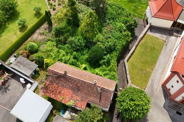 freistehendes Einfamilienhaus mit Entwicklungspotenzial! Unsaniert - Schnäppchen!
