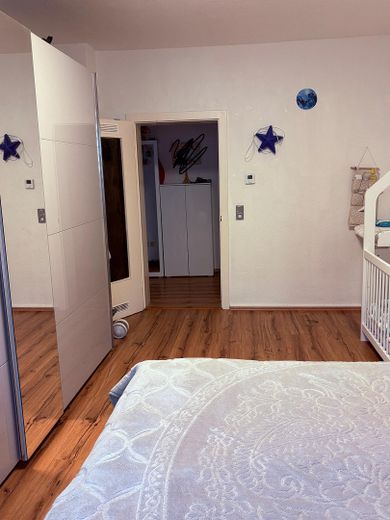 شقة مريحة ومشرقة من غرفتين ونصف في قلب فيتن - انتقل إليها واشعر بالراحة – Schlafzimmer