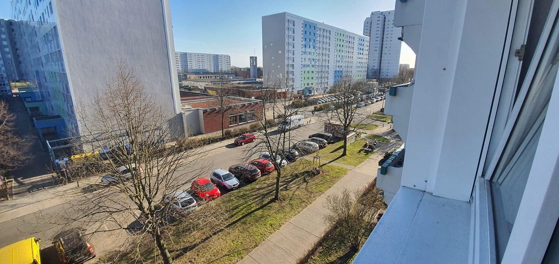 3 Zimmer Wohnung an Selbstnutzer Provisionsfrei – Ausblick zur Strasse
