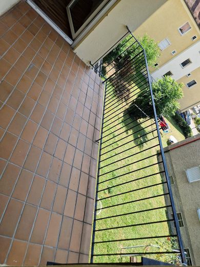Merkezi konumda yenilenmiş 2 odalı daire – Straubinger tren istasyonu ve eski şehre yakın – Balkon