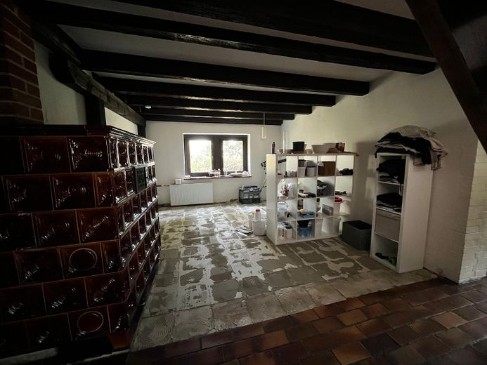 Einfamilienhaus auf 1633 m² Grundstück – Diele (ohne Fliesen) 