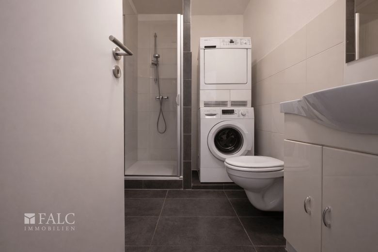 Langfristig investieren - VERMIETETE &amp; gepflegte 2-Zimmer-Wohnung mit Balkon in Top-WEG-Anlage – Badezimmer