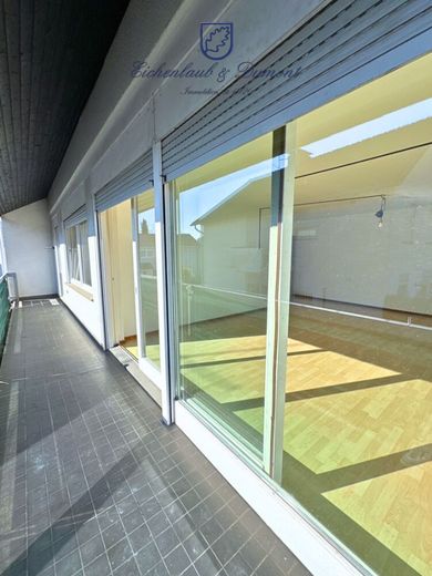 Großzügige 4 ZKB Wohnung mit Balkon &amp; Stellplatz in Dudweiler-Süd – Balkon