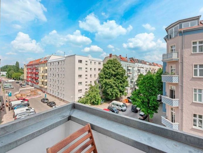 Provisionsfrei! Gepflegte 2,5-Zimmer Altbauwohnung mit Balkon im Laskerkiez – Foto 1