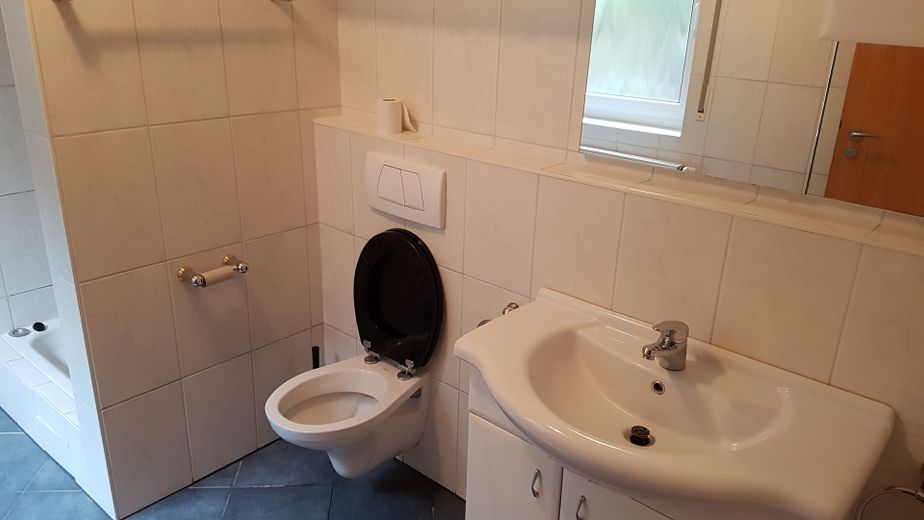 WC & Waschtisch & Unterschrank