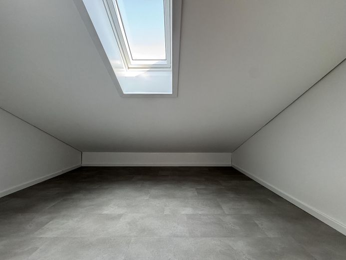 Helle, geräumige und frisch sanierte 2,5 Zimmer-Dachgeschosswohnung – Foto 19