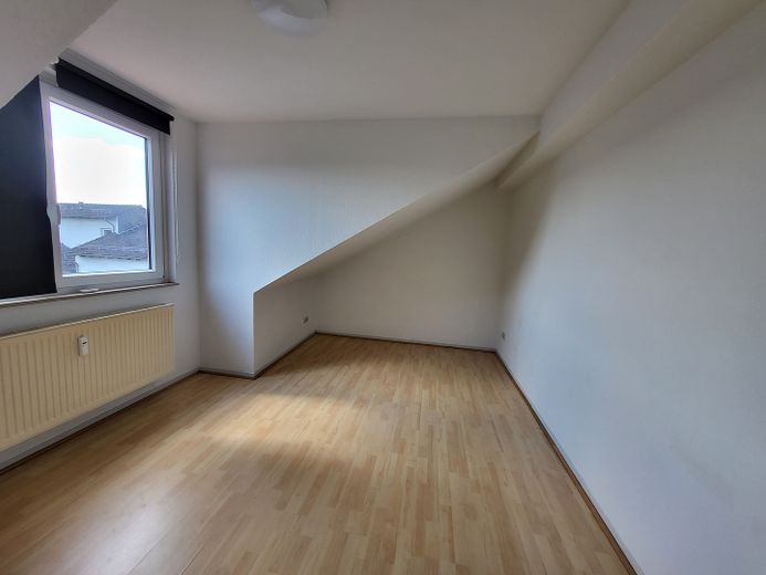 Geismar Kiesseestraße: Schöne 3-Zimmer-Wohnung Kie DG re E6 – Arbeiten