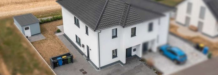 Nahezu neuwertige Stadtvillenhälfte in malerischer Lage am Ortsrand