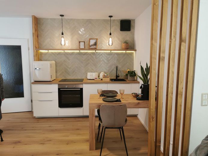 Wohnen auf Zeit - helles, stilvoll möbliertes Apartment mit Balkon & Stellplatz in Gießen Westadt – Foto 3