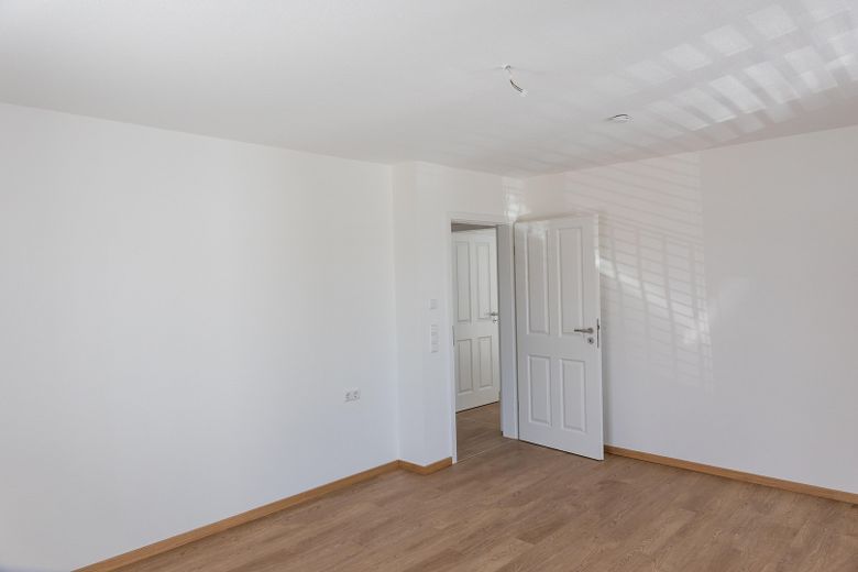 Besondere Maisonette-Wohnung (5,5 Zimmer) mit Balkon, EBK und Stellplatz – Schlafzimmer OG