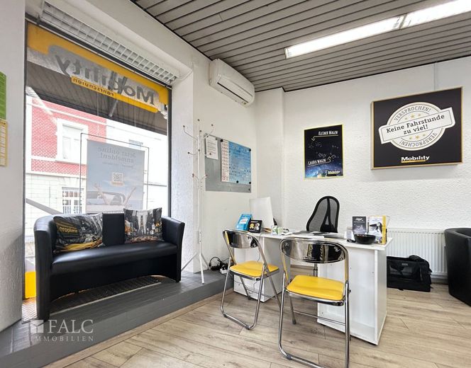 Zwei Schaufenster, unzählige Möglichkeiten - Maximale Sichtbarkeit in Uerdingen – Showroom Bild 3 - aktuell