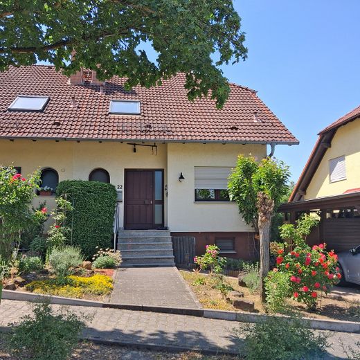 منزل شبه منفصل في غيلنهاوزن-هايلر – Straßenansicht