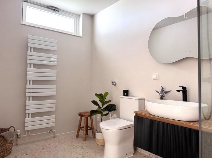 *ZONDER COURTAGE* Stijlvol gemoderniseerd 2-kamer appartement met droomuitzicht & groot zonnebalkon – Foto 6