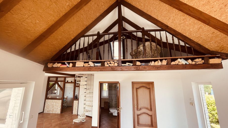 Wochenendhaus auf 966qm mit fantastischem Weitblick provisionsfrei zu verkaufen – Spitzboden, 06/2026