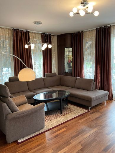 4 Zimmer Wohnung in einer Stadtvilla in Schmargendorf, Fußbodenheizung, Terrasse, 2 TG Stellplätze – Wohnzimmer