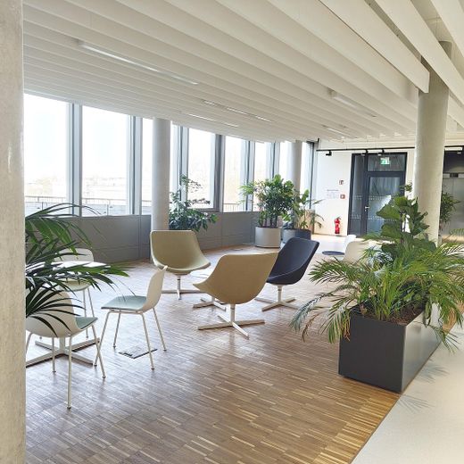 Moderne groß- und kleinteilige Büroflächen in repräsentativer Adresse und Lage – Kommunikationsinsel