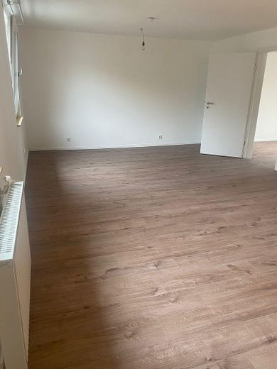 Geräumiges, großes Wohnzimmer