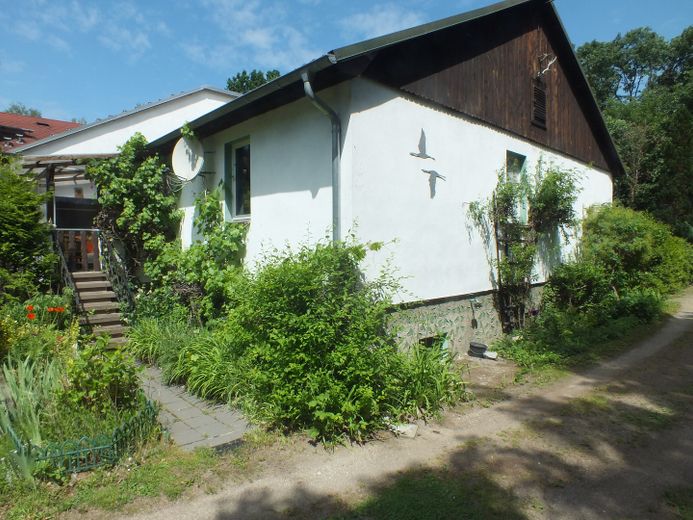 Naturidyll mit riesigem Grundstück – Provisionsfrei von Privat! – Hausansicht
