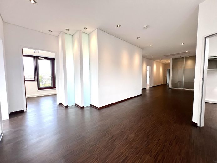 Moderne Büro-/Praxisfläche im Stadtzentrum Hanau! **direkt vom Eigentümer** – Ansicht Flur 