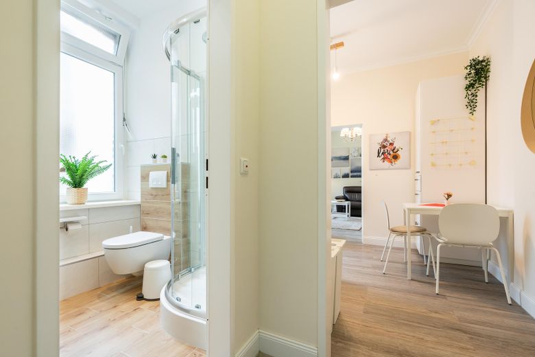 Мебльована 1-кімнатна квартира Aachen-Burtscheid, відремонтована | Furnished Apartment – Eingang