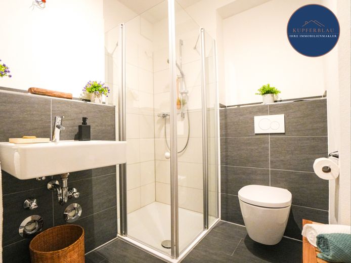 Moderne 2-Zimmer-EG-Eigentumswohnung mit Terrasse und Stellplatz in Bonn-Hochkreuz – Badezimmer