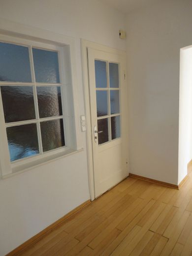 Lichtdurchflutete 4,5 Zimmerwohnung mit Balkon im oberen Göttinger Ostviertel – Eingangstür