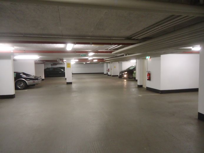 Luminoso y acogedor apartamento – Tiefgarage