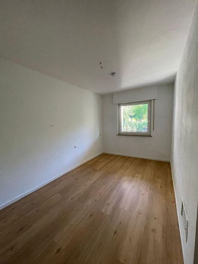 Familienfreundliches Reihenhaus mit schönem Garten – Schlafzimmer 3 im OG