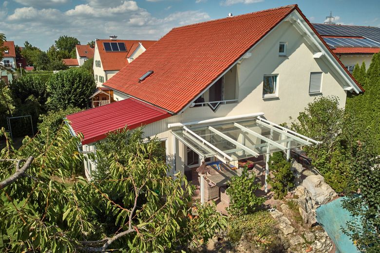 Haus und Terrasse
